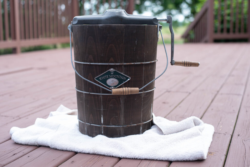 White Mountain hand crank ice cream maker