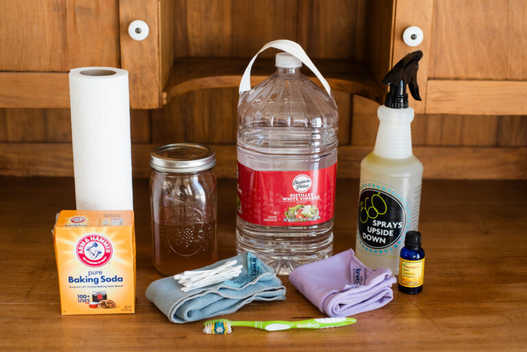 4 Simple Healthy Swaps for Non-Toxic Home Cleaning